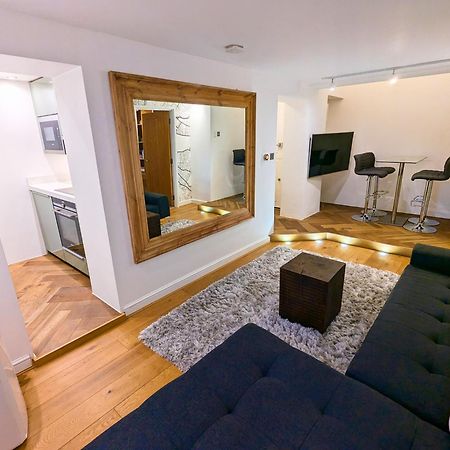 Modern 1 Bedroom Apartment In Kensington Londra Exterior foto