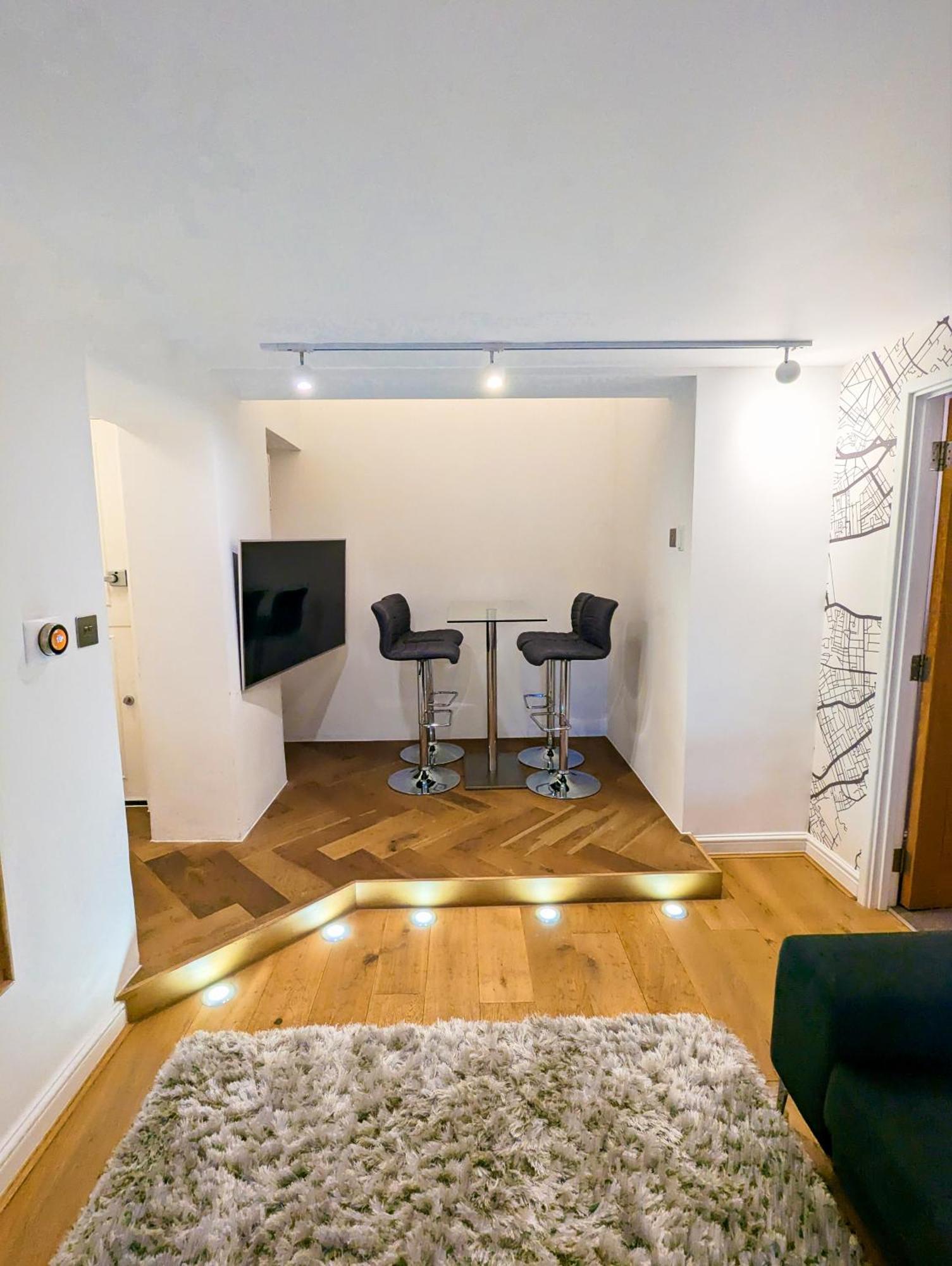 Modern 1 Bedroom Apartment In Kensington Londra Exterior foto