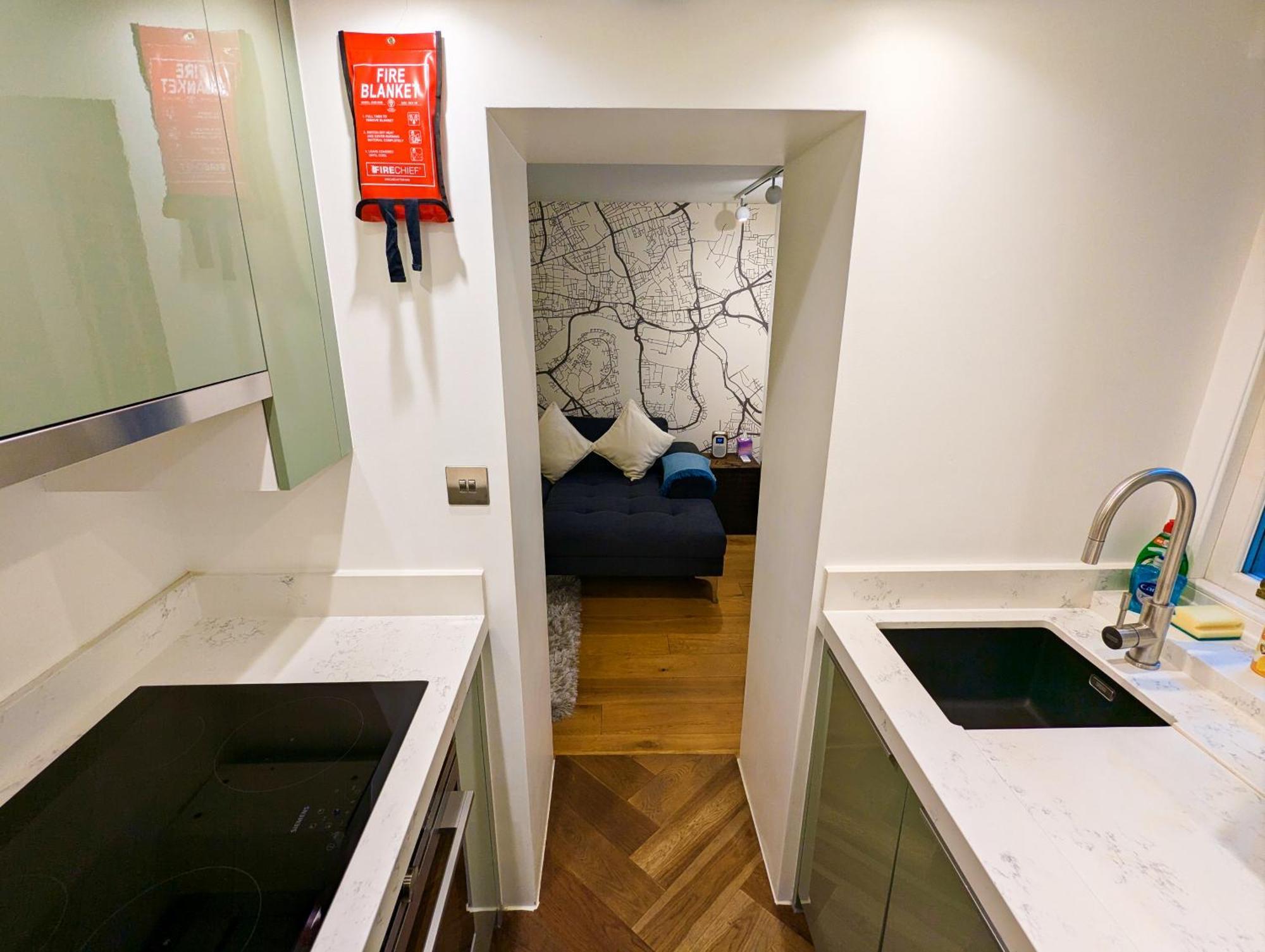 Modern 1 Bedroom Apartment In Kensington Londra Exterior foto